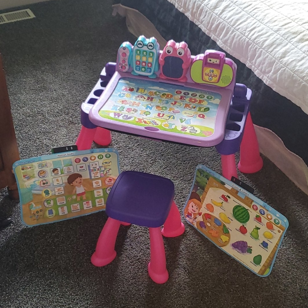 Vtech child's touch and learn activity desk